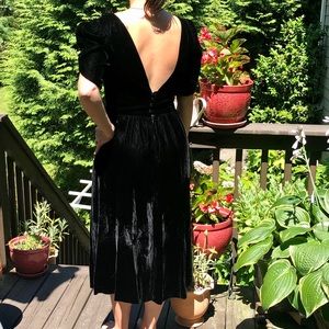 Lanz Velvet Midi Dress Low Back Mid-length Sleeves